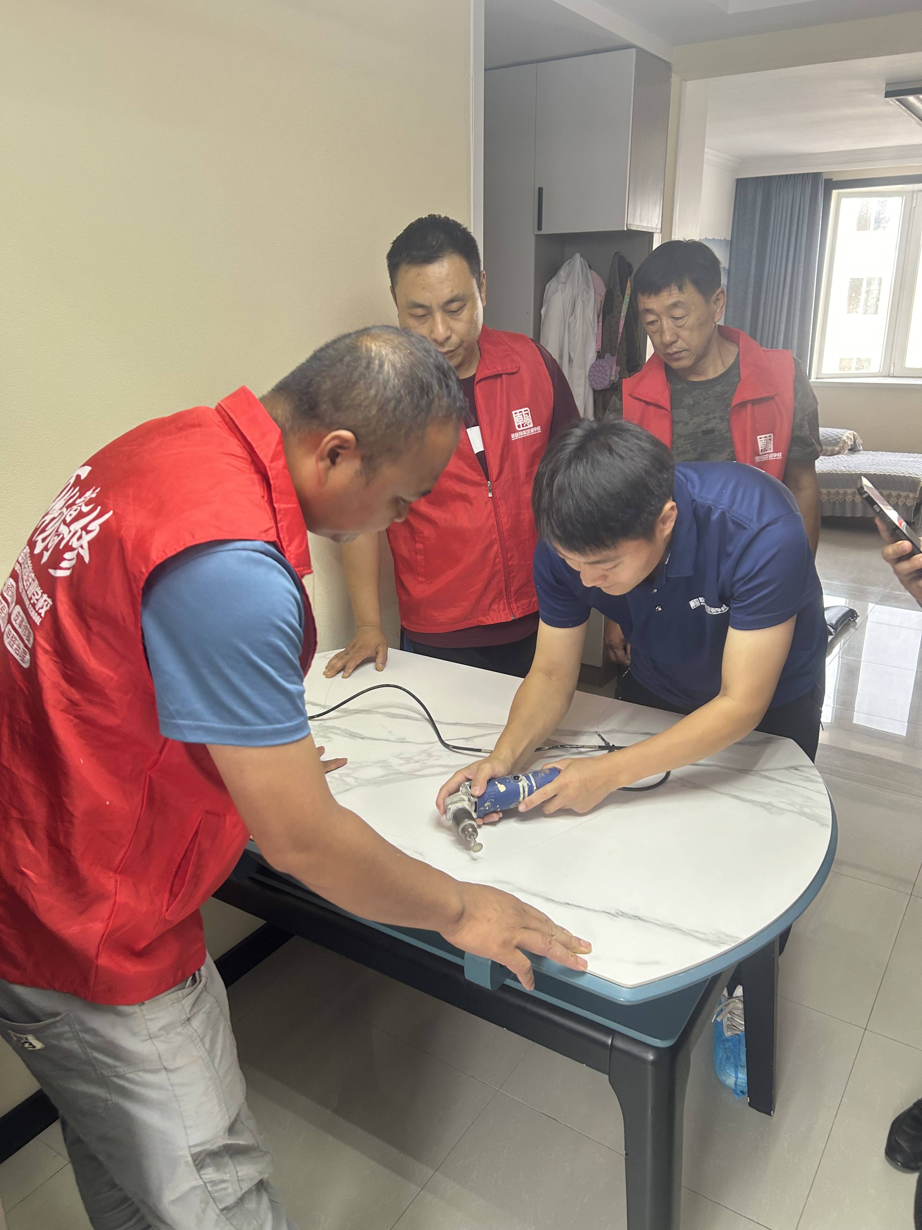 家具修复一般要学多久(家具修复一般要学多久才能学好) 家具修复一般要学多久(家具修复一般要学多久才能学好)