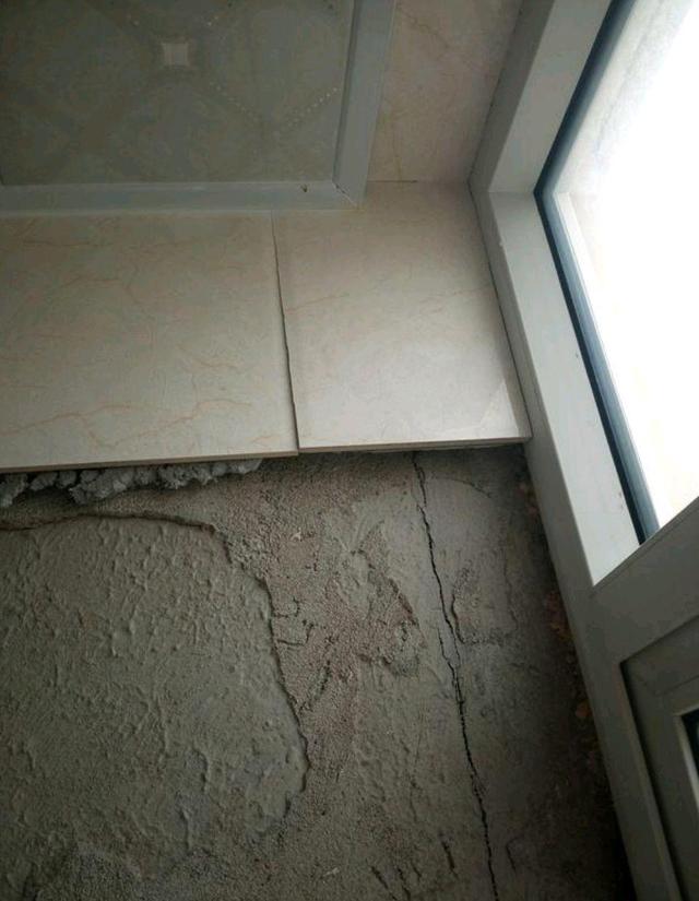 地面瓷砖空鼓会怎么样吗(地面瓷砖空鼓补救方法怎样取下瓷砖) 地面瓷砖空鼓会怎么样吗(地面瓷砖空鼓补救方法怎样取下瓷砖)